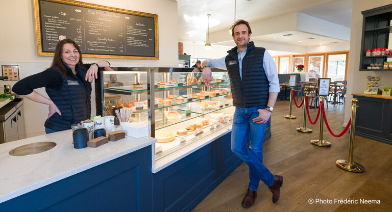 Alexandra et Louis Zandvliet dans leur boulangerie-pâtisserie Sarmentine à Petaluma. Crédit : Frédéric Neema